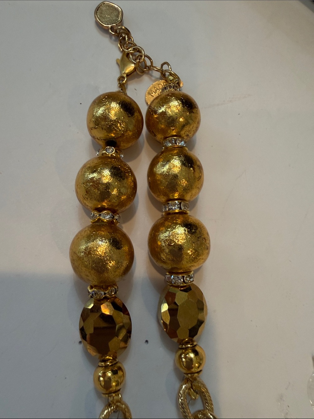 Susan Shaw
Gold chain w freshwater pearl accents. Glass pearl is the pendant. - Picture 5 of 6